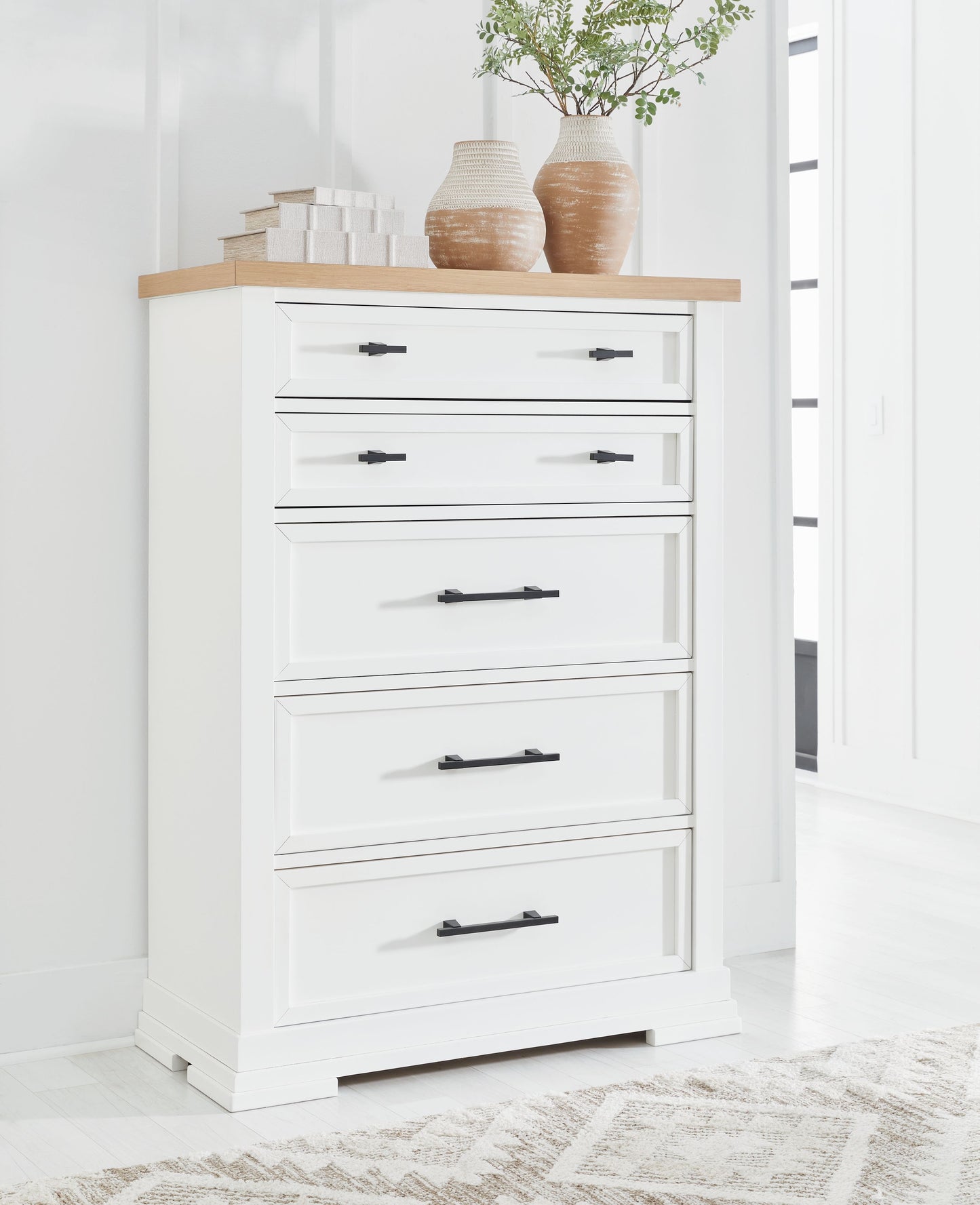 Ashbryn - White / Natural - Five Drawer Chest